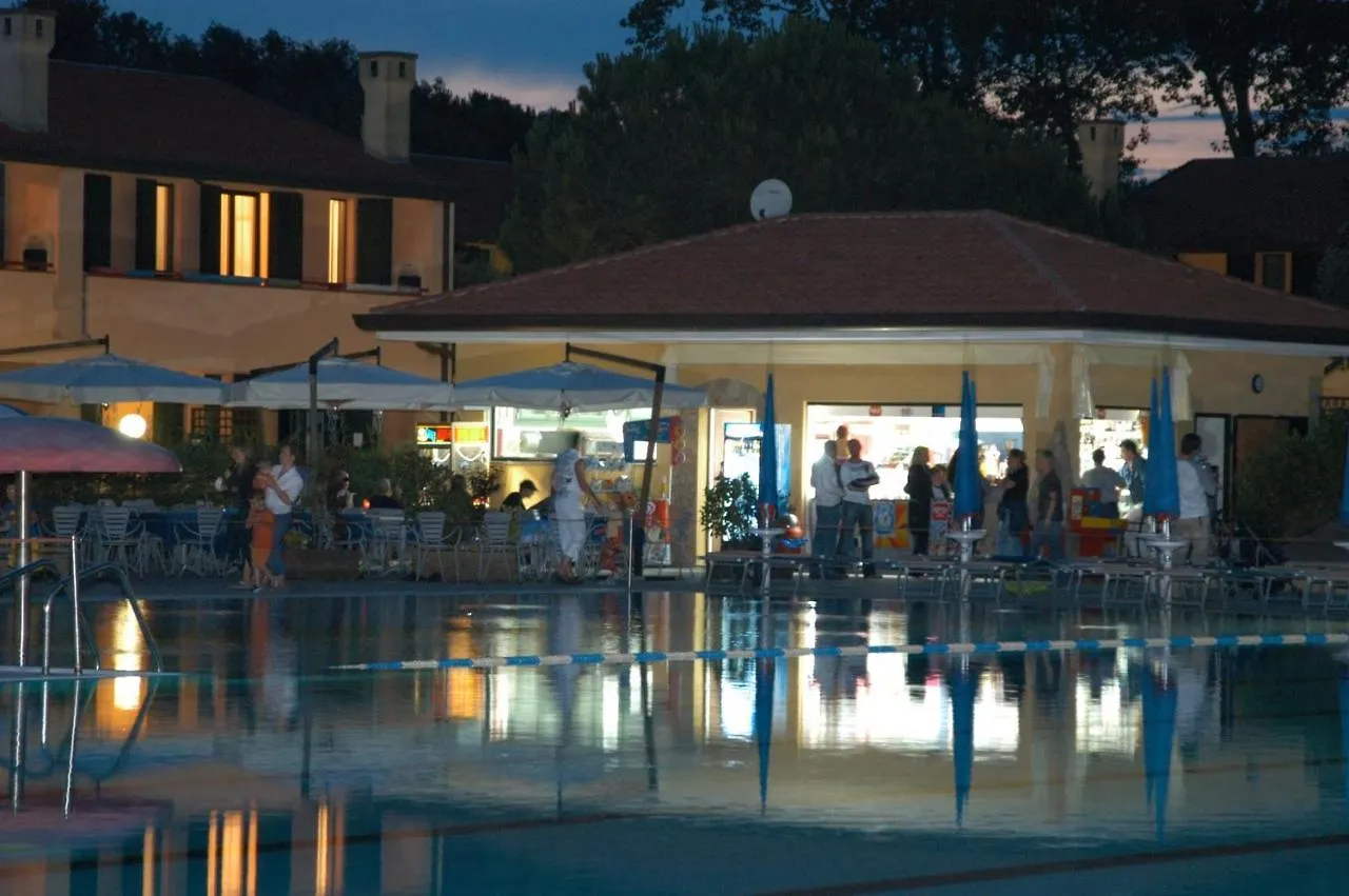 Tize' Village Rosolina Mare 0*,